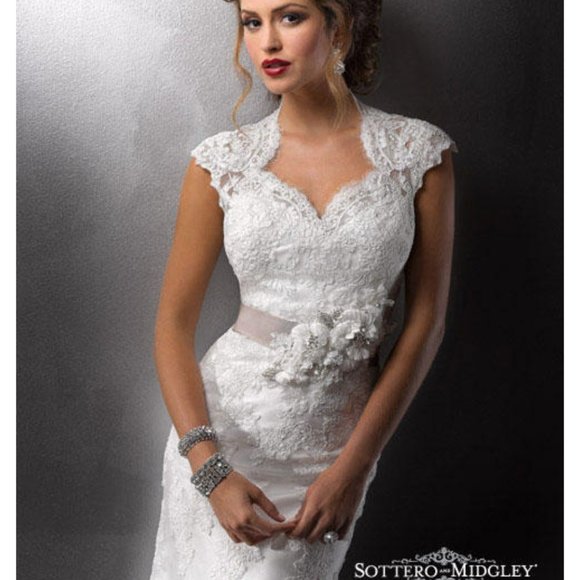 Maggie Sottero Wedding Dress - Picture 2 of 4